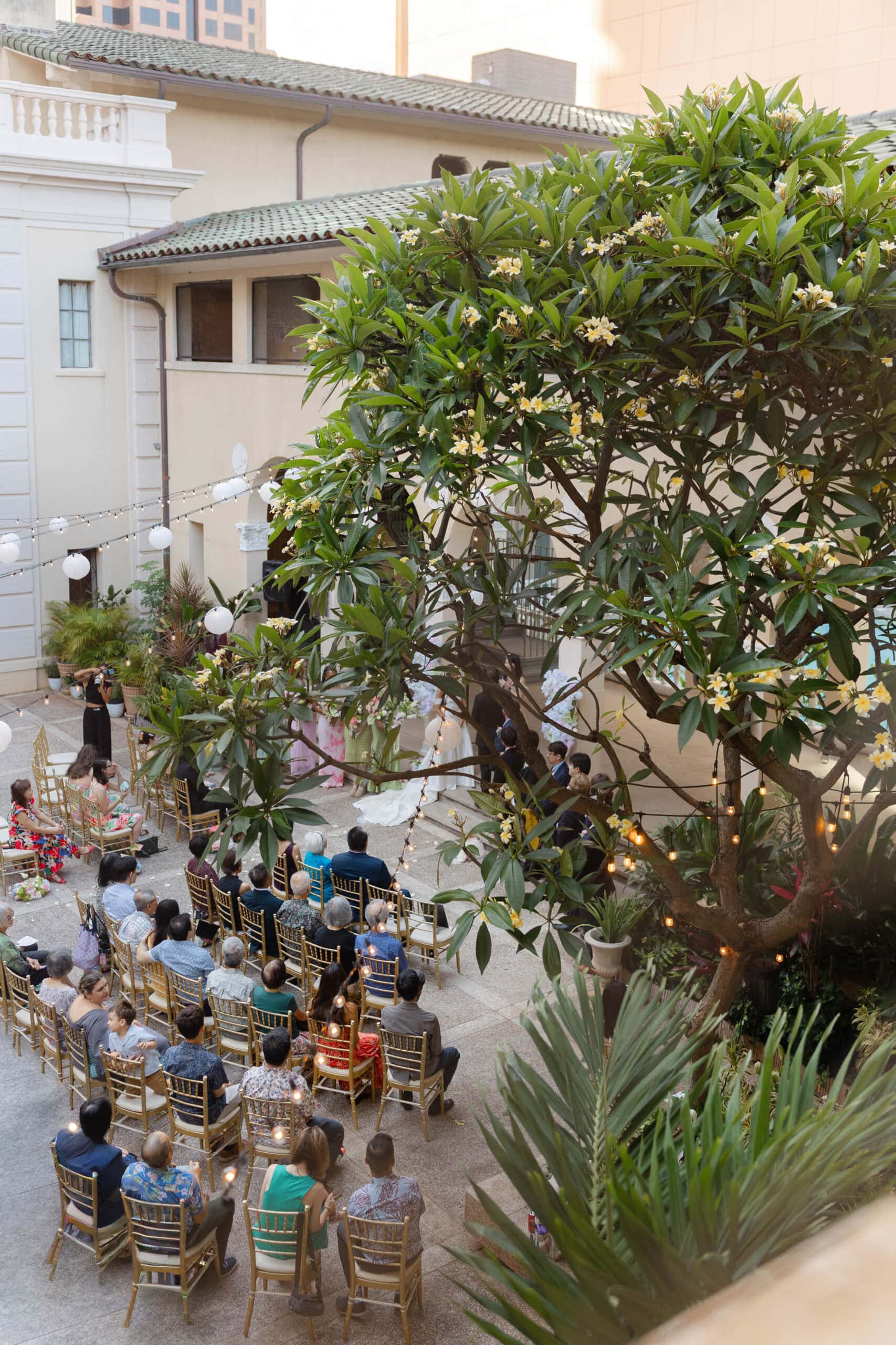 A wedding ceremony at an intimate wedding venue on Oahu